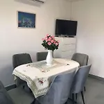 In 37924 아파트 Balatonkeresztúr